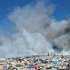 Efectius dels Bombers treballant en l’extinció. - BOMBERS