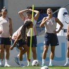 Jugadores de la selecció espanyola, ahir durant l’entrenament a Berna. - EFE