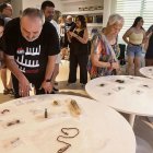L’exposició va completar l’espectacle ‘L’enterrador’ de l’a2m. - LAIA PEDRÓS