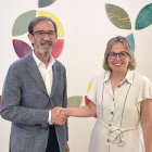 El president d’Eurecat, Xavier López, i la presidenta d’Afrucat, Montse Baró, van segellar l’acord. - AFRUCAT
