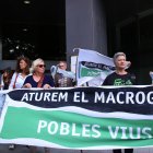 La protesta davant del Departament de Territori, Habitatge i Transició Ecològica