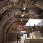 Una vista de la sala del MNAC en la qual s’exhibeixen les pintures murals del monestir de Sixena. - ACN