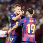 Casadó felicita Roony Bardghji pel seu primer gol com a blaugrana. - EFE