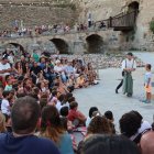 El fossat de la Seu Vella, a vessar de públic durant ‘Gota’. - AMADO FORROLLA