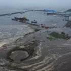 Vista aèria d’una zona afectada pel tsunami al port rus de Sévero-Kurilsk. - CHEN CHANG / XINHUA NEWS