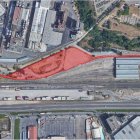 Vista de l’estació del Pla de Vilanoveta amb l’espai que Adif ha tret a licitació marcat en roig. - ADIF
