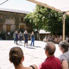 La plaça Major d’Isavarre va acollir ahir l’espectacle ‘Mil Primaveres’. - RUT SOLÉ