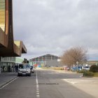 Imatge d’arxiu de l’últim hangar construït a l’aeroport d’Alguaire. - GERARD HOYAS