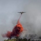 Els bombers de l'Aude treballant en l'incendi a França.