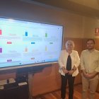 Els edils Carme Valls i Roberto Pino van presentar el web del PAM. - SCD