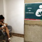 Rètol indicatiu del nou espai de lactància al Palau de la Paeria de Lleida.