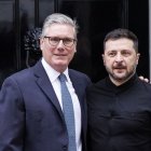 Zelenski es va reunir amb el primer ministre britànic Keir Starmer. - EFE/EPA/TOLGA AKMEN