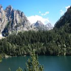 Sant Maurici, tot un emblema del Pirineu, amb la muntanya dels Encantats.