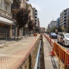 La canonada s’ha col·locat a la rasa oberta sobre un carril de circulació de l’avinguda. - PAU PASCUAL