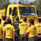 Els efectius d’Agents Rurals, GEPIF i ADF abans de sortir des de Torrefarrera cap a Castella i Lleó. - AZU MARTÍNEZ