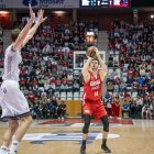 El pivot hongarès György Golomán, nou jugador de l’Hiopos Lleida, amb un equip anterior. - SERGIO GERONÉS