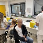 La vacunació contra grip i covid començarà a finals de setembre en alguns casos.