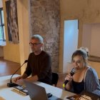 El novel·lista Jaume Clotet, al costat de l’edil Marta Farré. - MUSEU DE GERRI DE LA SAL