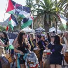 Barcelona va iniciar ahir tres dies d’activitats per donar suport a la flotilla que salparà cap a Gaza. - EFE/ TONI ALBIR