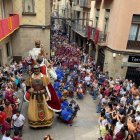Solsona. Va donar ahir el tret de sortida a les festes majors amb la festa de la trabucada i la salutació de l’alcaldessa, Judit Gisbert, des del balcó de l’ajuntament. Els actes s’allargaran fins dijous. - AJUNTAMENT DE SOLSONA