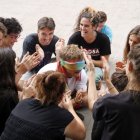 Participants en la formació d’arts escèniques de carrer de Spasa en un taller a Cervera. - ANNA BERGA (ACN)