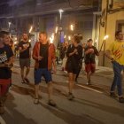 Mig centenar de persones van recórrer ahir a la nit els carrers de Tàrrega. - LAIA PEDRÓS