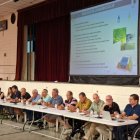 Membres de la junta del canal explicant el projecte de modernització dimarts a Miralcamp. - E. FARNELL