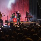 Els Pets van encapçalar el cartell del concert solidari i van oferir un repàs dels seus millors temes. - LAIA PEDRÓS