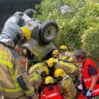 Efectius d’emergències, ahir en l’accident a Baix Pallars. - BOMBERS DE LA GENERALITAT
