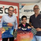 Josep Reig, de SiC24; la corredora Sofia Criado i el responsable de la cursa, Miguel Gómez. - ASPROS