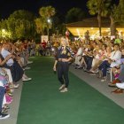 El Club Tennis Lleida va acollir ahir una desfilada solidària en benefici d’Afasaf, organitzat per Antonieta Marbà. - L.G.