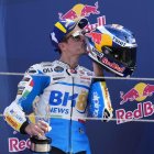 Àlex Márquez celebrant el seu tercer lloc en l’últim Gran Premi. - EFE