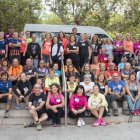 Foto de grup dels participants en la caminada solidària ahir diumenge. - LAIA PEDRÓS