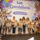 Alumnes de l’escola van utilitzar paper de diari com a instrument de percussió en homenatge a Cal. - LAIA PEDRÓS