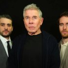Lluís Soler protagonitza l’obra ‘Impossible’, acompanyat per Bernat Quintana i Guillem Albasanz. - QUIM OTERO/LA MERCANTIL