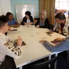 Primera sessió del club de lectura fàcil. - J.GÓMEZ
