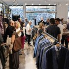 La inauguració de la botiga al carrer Sant Antoni de Lleida. - AMADO FORROLLA