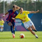 Evelyn, en carrera cap a l’àrea local, va tenir una clara ocasió per marcar en el primer temps. - PAU PASCUAL PRAT
