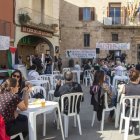 Participants de la jornada solidària a la plaça Major de Tàrrega. - LAIA PEDRÓS