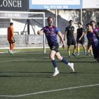 Els jugadors del Tàrrega celebren un dels seus gols. - CARMINA MARSIÑACH