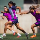Una imatge de l’entrenament previ al debut. - FC BARCELONA