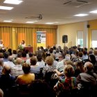 La conferència va omplir de públic la sala 1 d’Octubre. - EVA LLAUET