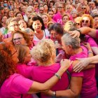Manifestants davant de la seu principal del SAS a Sevilla. - EUROPA PRESS