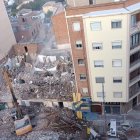 Demolició de tres edificis en el tram inicial de Rovira Roure
