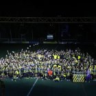 Foto de família de tots els equips del CF Pardinyes ahir a la nit durant la presentació. - UE BORDETA