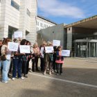 Concentració contra la posada en llibertat de l'home acusat de violar la seva filla a Lleida