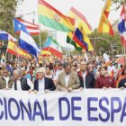 Imatge de la capçalera de la manifestació del 12 d'octubre a Barcelona.