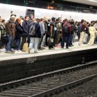Aglomeració a l’estació de passeig de Gràcia. - ACN