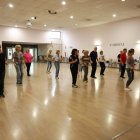 El ‘line-dance’, una altra de les activitats destacades del programa. - A. MOLLERUSSA