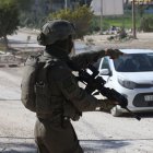 Imatge d’arxiu d’un soldat israelià en un control. - EFE/EPA/ALAA BADARNEH